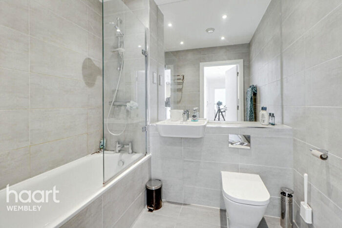 2 Bedroom Apartment For Sale In Alperton, HA0