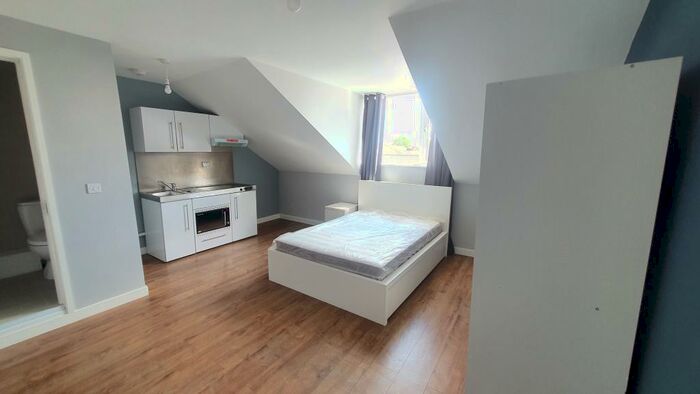 Flat To Rent In Bearwood Parade, B66