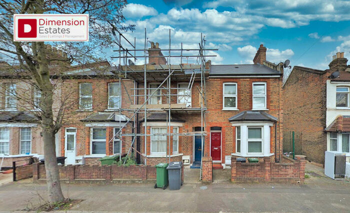 Studio To Rent In Elm Park Road, London, E10