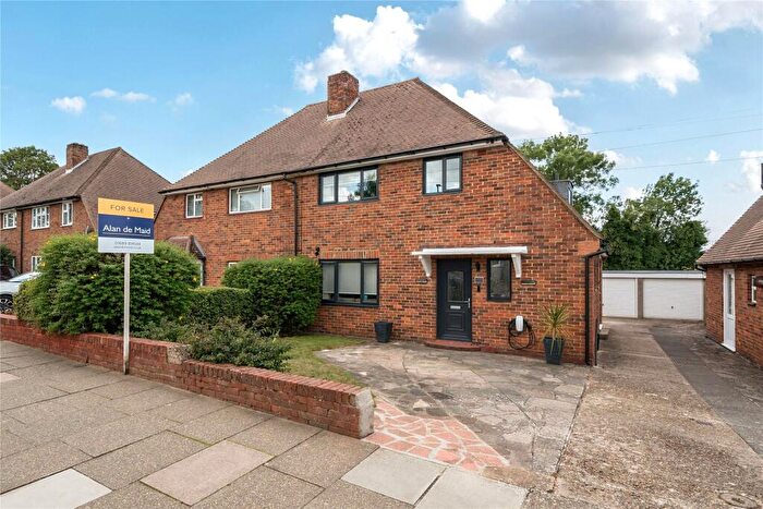 3 Bedroom Semi-Detached House For Sale In The Highway, Orpington, BR6