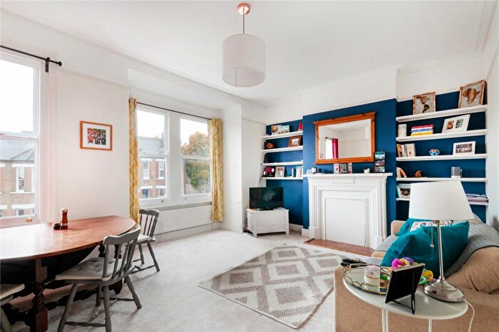 2 Bedroom Apartment To Rent In Casewick Road, West Norwood, London, SE27