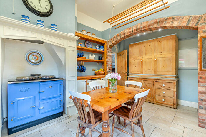 5 Bedroom Semi-Detached House For Sale In Wood Lane Uttoxeter, Staffordshire, ST14