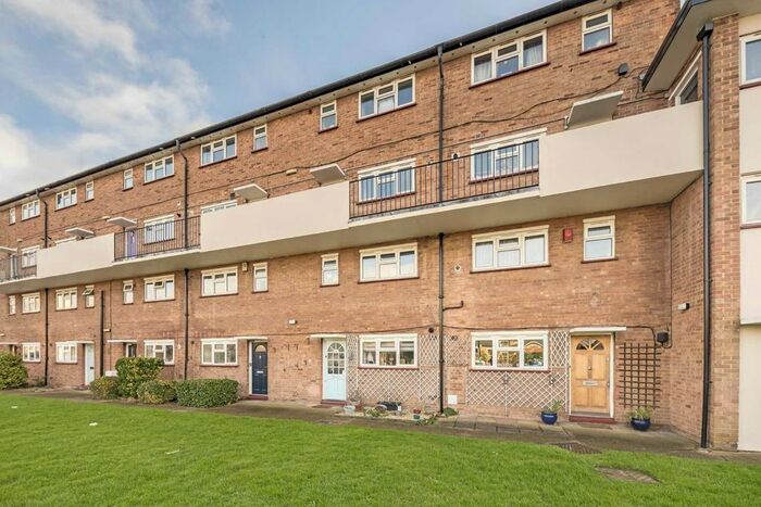 2 Bedroom Maisonette To Rent In Ross Road, Whitton, Twickenham, TW2