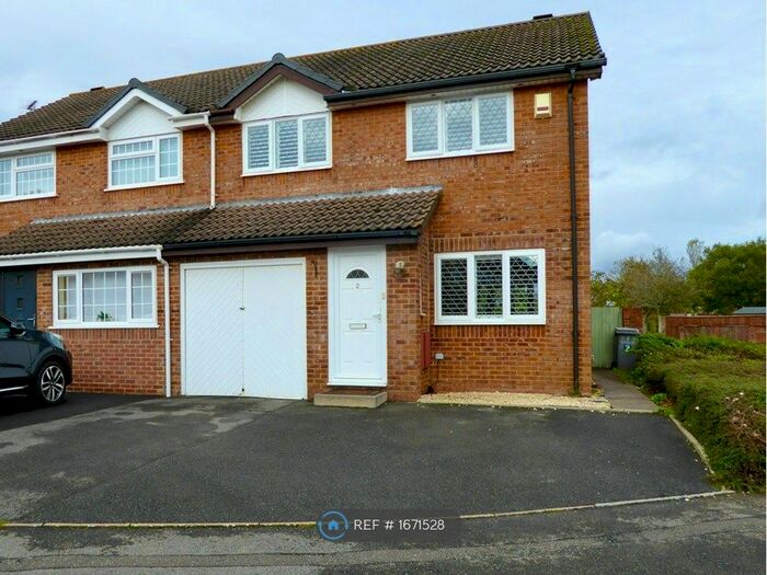 3 Bedroom Semi-Detached House To Rent In Evesham Close, Bournemouth, BH7