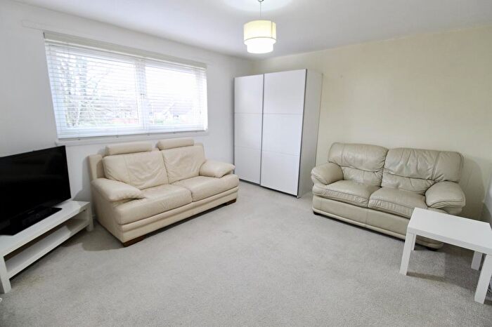 2 Bedroom Flat To Rent In Taransay Crescent, First Floor, AB16