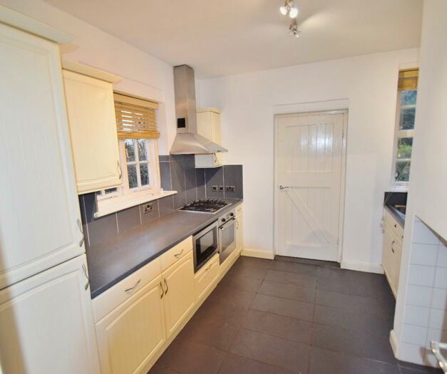 3 Bedroom Cottage To Rent In Asmuns Hill, Hampstead Garden Suburb, NW11