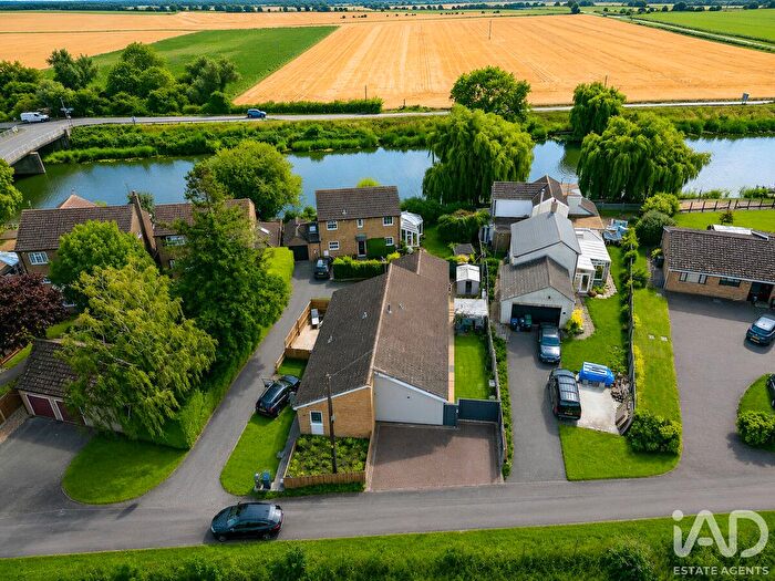 2 Bedroom Bungalow For Sale In Sandhill, Littleport, Cambridgeshire, CB6