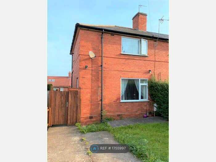 2 Bedroom Semi-Detached House To Rent In Deepdene Close, Nottingham, NG8