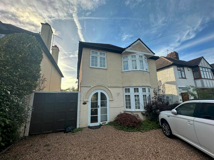 4 Bedroom Detached House To Rent In Little Bushey Lane, Bushey, WD23