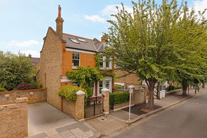 5 Bedroom Property For Sale In Evelyn Road, Chiswick, London, W4