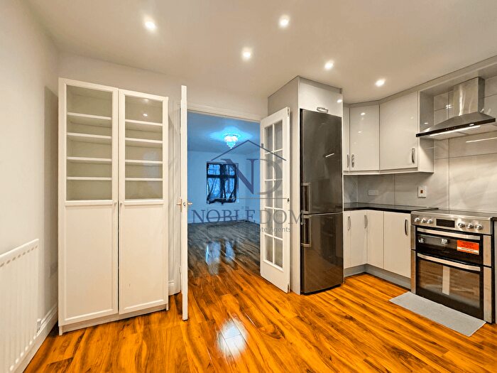 2 Bedroom Terraced House To Rent In Hounslow, TW4