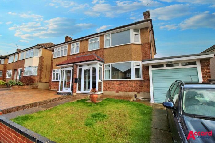 3 Bedroom Semi-Detached House To Rent In Glenton Way, Romford, RM1