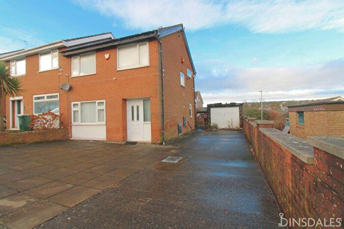 3 Bedroom Semi-Detached House For Sale In Glenlee Road, Lidget Green, Bradford, BD7