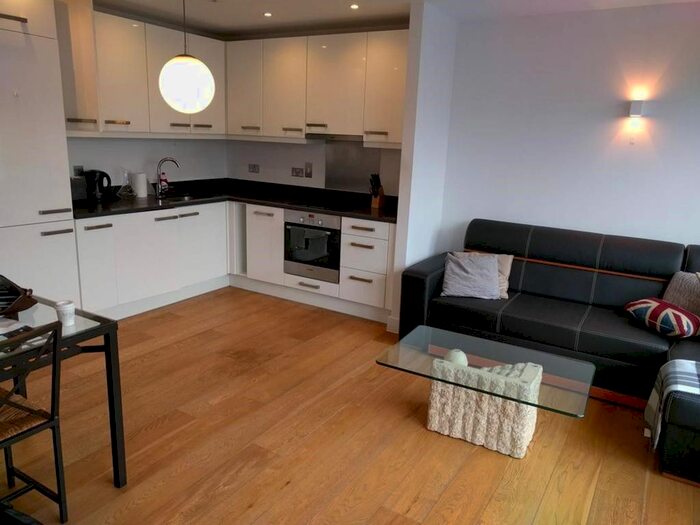 1 Bedroom Flat To Rent In Mint Street, Bethnal Green, London, E2