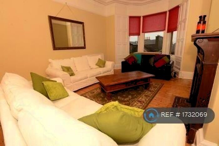 5 Bedroom Flat To Rent In Morningside Road, Edinburgh, EH10