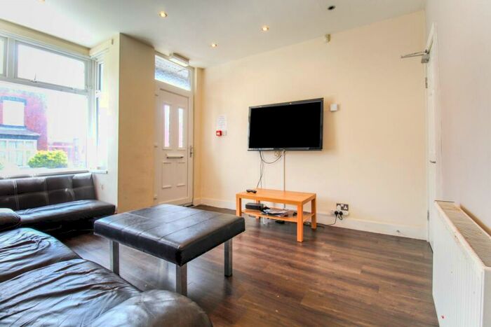 6 Bedroom Terraced House To Rent In Trelawn Avenue, Headingley, LS6