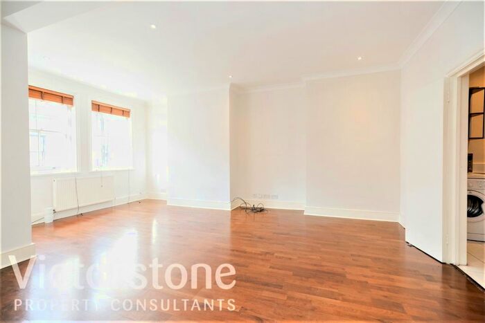 3 Bedroom Flat To Rent In Weymouth Mews, Marylebone, London, W1G