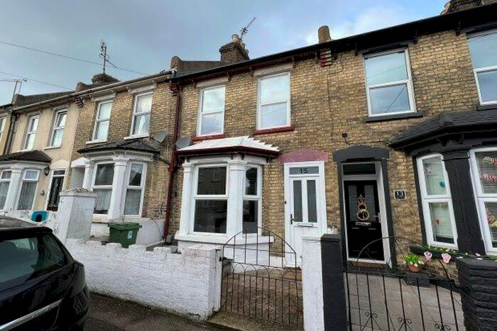 3 Bedroom Terraced House To Rent In Jeyes Road, Gillingham, ME7