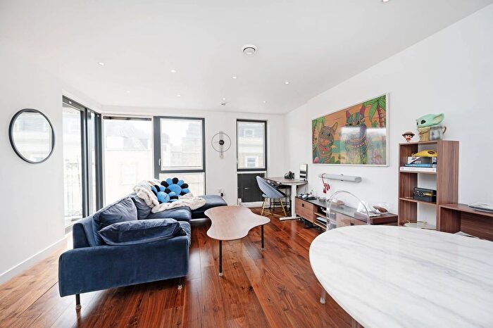 1 Bedroom Flat To Rent In Sloane Apartments, Aldgate, London, E1