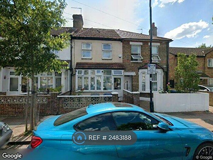 2 Bedroom Terraced House To Rent In Dudley Road, Southall, UB2