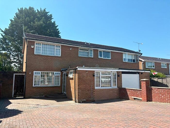 4 Bedroom House For Sale In Dugdell Close, Ferndown, BH22
