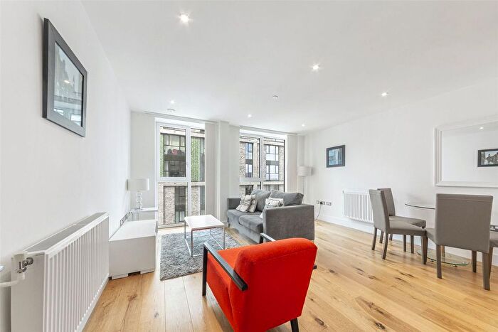 1 Bedroom Flat To Rent In Caxton Street North, Canning Town, E16