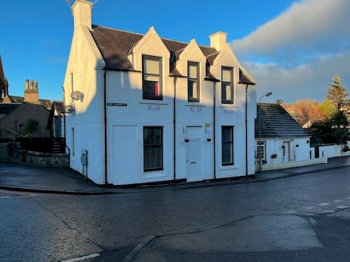 3 Bedroom Flat To Rent In Cubrieshaw Street, West Kilbride, KA23