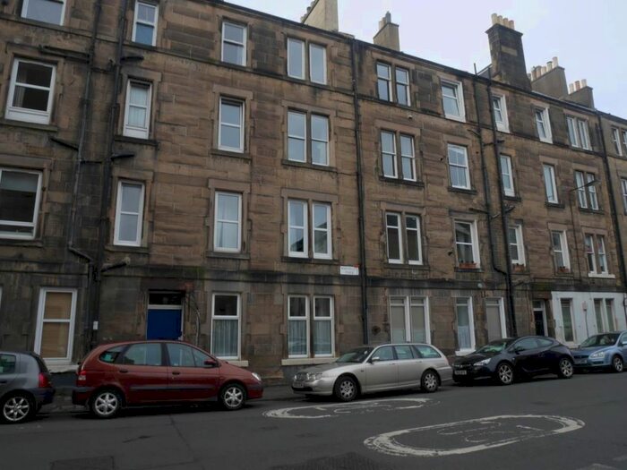 1 Bedroom Flat To Rent In Waverley Park, Edinburgh, EH8