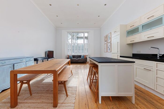 1 Bedroom Flat To Rent In Hyde Park Square, London, W2