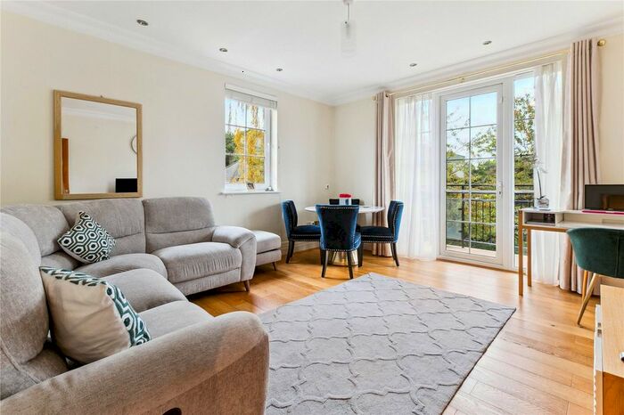 1 Bedroom Flat To Rent In Whitcome Mews, Richmond, Surrey, TW9