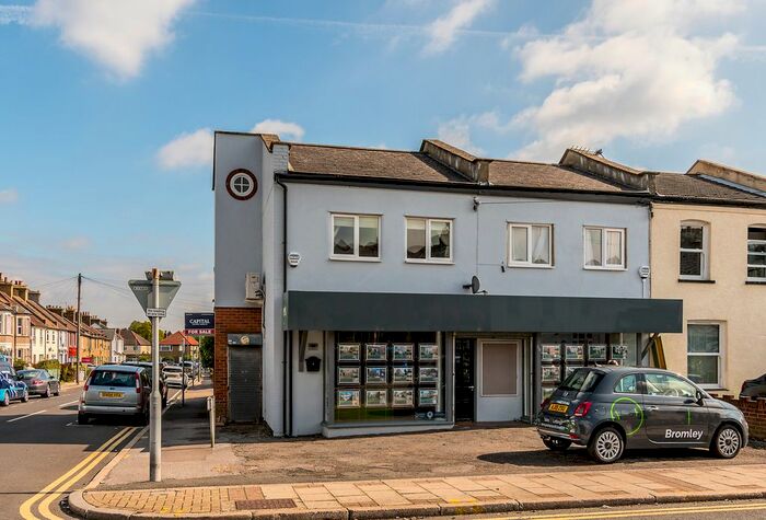 1 Bedroom Flat To Rent In Chatterton Road, Bromley BR2