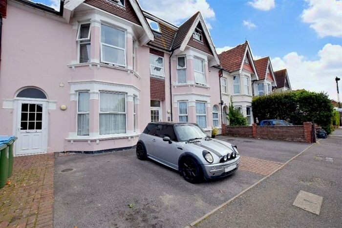 1 Bedroom Flat To Rent In Glencathara House, - Glencathara Road, Bognor Regis, PO21