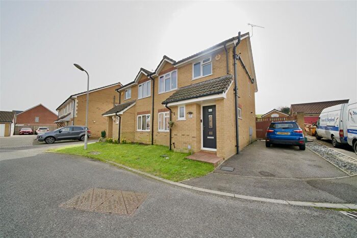 4 Bedroom Semi Detached House For Sale In Cornflower Close, Weymouth, DT3