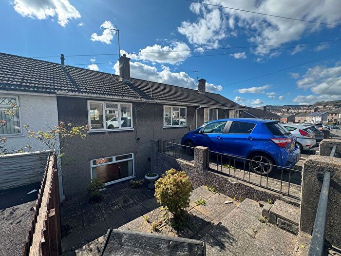 3 Bedroom Terraced House For Sale In Elm Drive, Risca, NP11