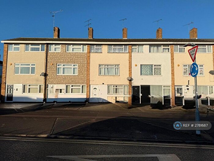 3 Bedroom Terraced House To Rent In Long Gages, Basildon, SS14