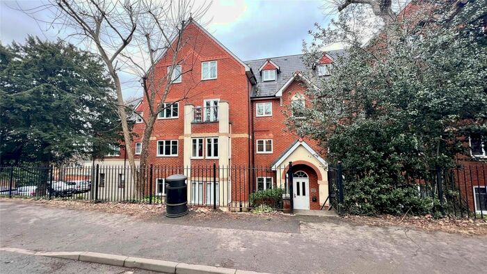 1 Bedroom Flat To Rent In Skelton Court, Connaught Road, Reading, Berkshire, RG30