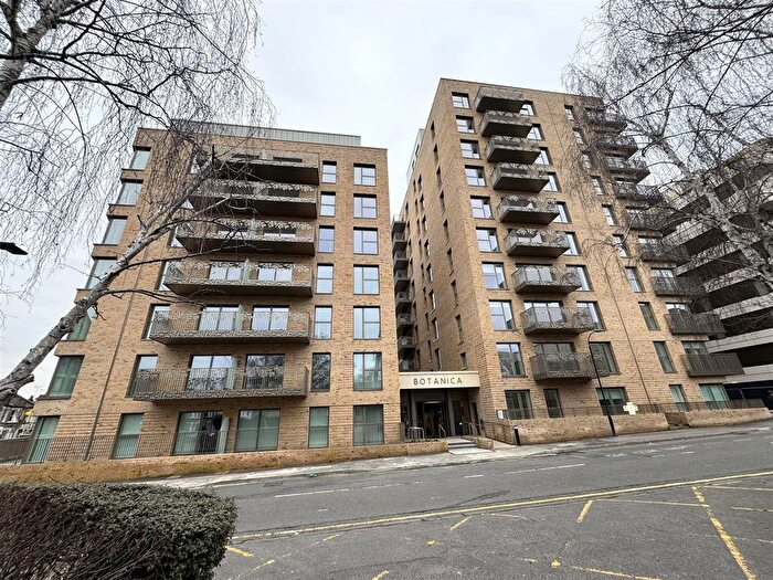 1 Bedroom Flat To Rent In Potters Road, London, SW6