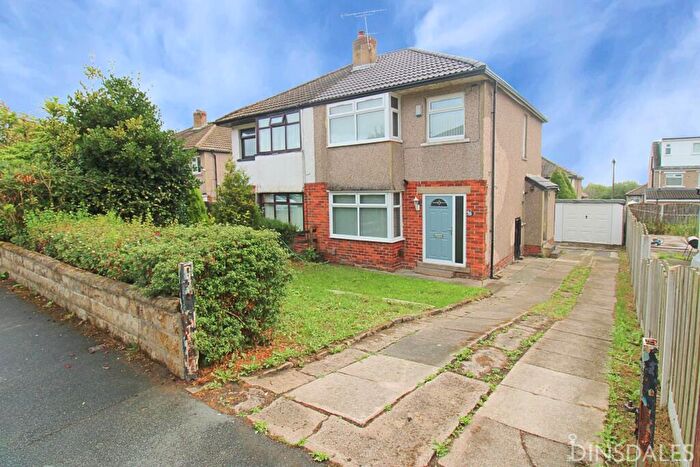 3 Bedroom Semi Detached House To Rent In Brantwood Avenue, Bradford, BD9