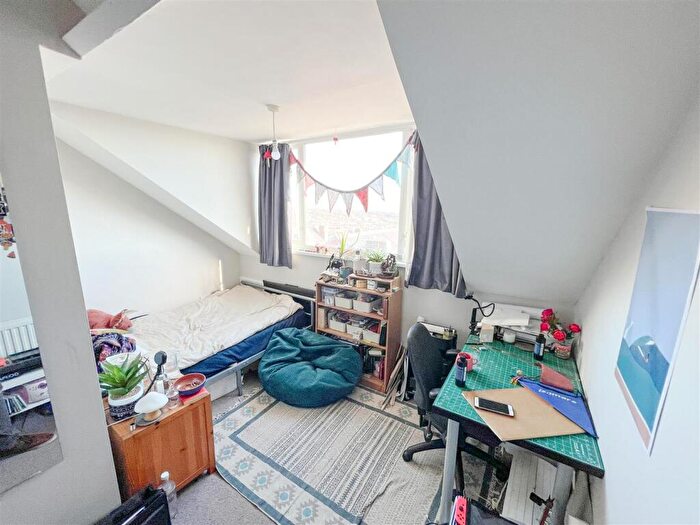 6 Bedroom House To Rent In Leamington Street, Sheffield, S10