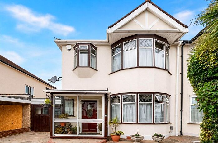 3 Bedroom Property For Sale In Redbridge Lane East, Ilford, IG4