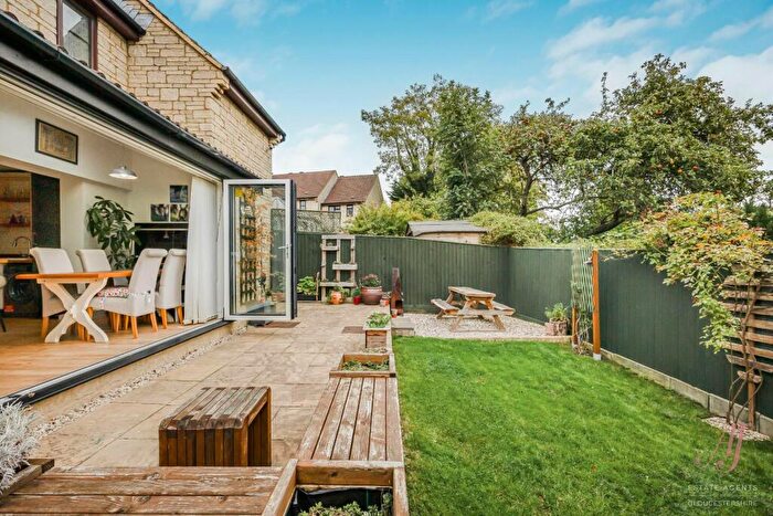 4 Bedroom Detached House For Sale In Delmont Grove, Stroud, GL5