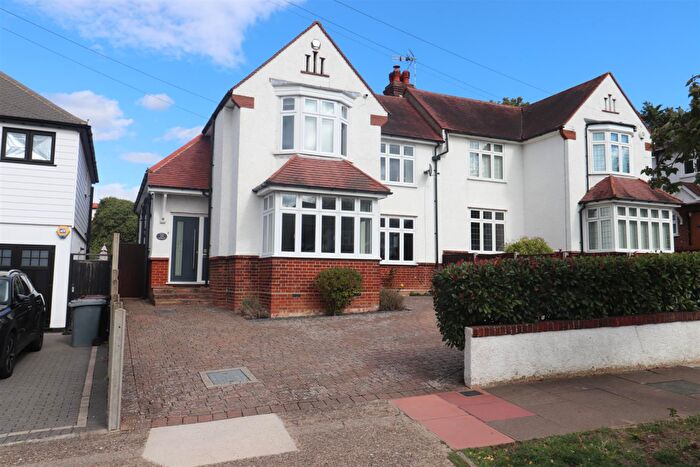 4 Bedroom Semi-Detached House For Sale In Park Avenue, Orpington, BR6