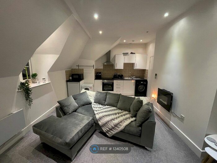 1 Bedroom Flat To Rent In Bradshawgate, Leigh, WN7