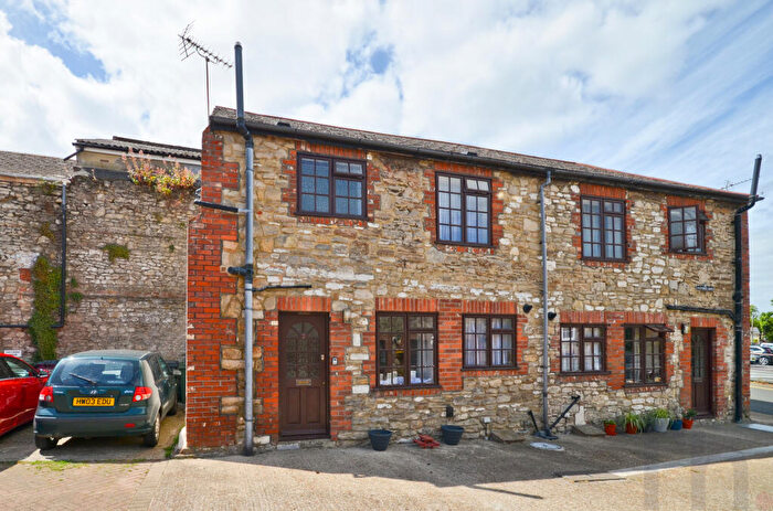 1 Bedroom Semi-Detached House To Rent In Ryde, Isle Of Wight, PO33