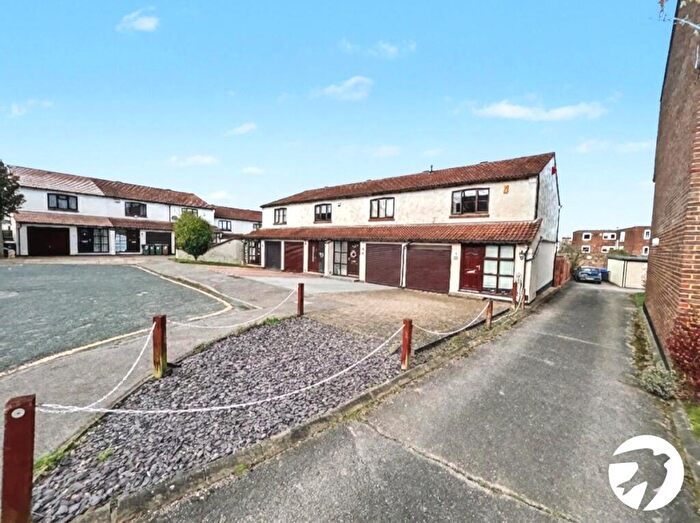 3 Bedroom End Of Terrace House For Sale In Belton Road, Sidcup, DA14