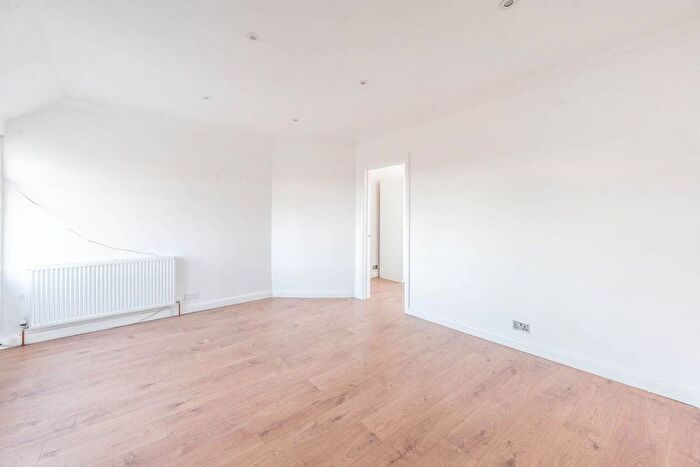 2 Bedroom Flat To Rent In Joel Street, Northwood Hills, Northwood, HA6