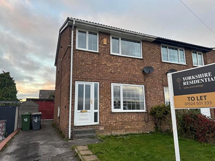 3 Bedroom Semi-Detached House To Rent In Links Avenue, Hunsworth, Cleckheaton, BD19