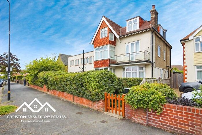 2 Bedroom Flat For Sale In Connaught Avenue, Frinton-On-Sea, CO13