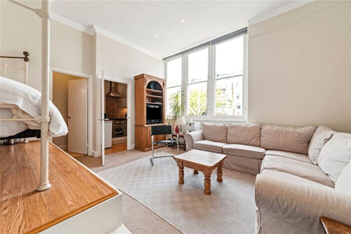 Studio To Rent In Victoria Rise, London, SW4