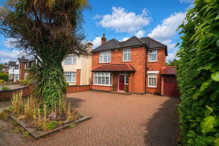3 Bedroom Detached House For Sale In Danson Road, Bexleyheath, DA6